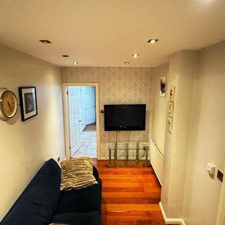 Eastbury Road Home วัตฟอร์ด ภายนอก รูปภาพ