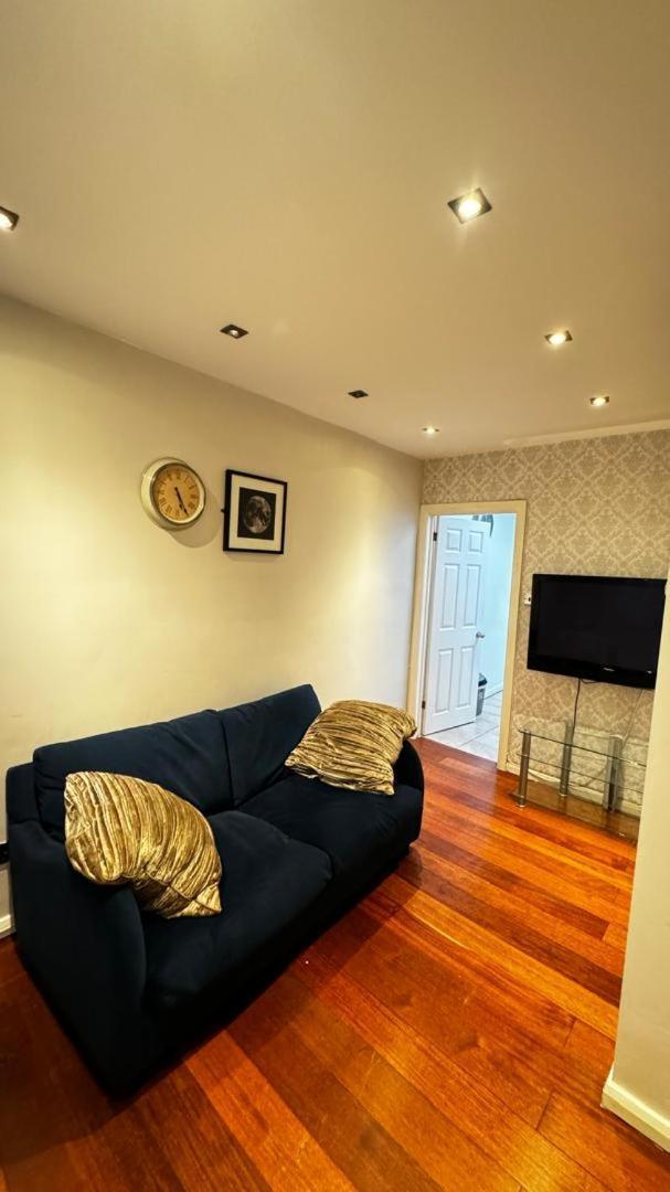 Eastbury Road Home วัตฟอร์ด ภายนอก รูปภาพ